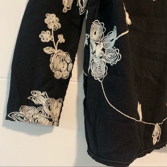 Lira | Embroidered Open Blazer/Jacket - Picture 12 of 14